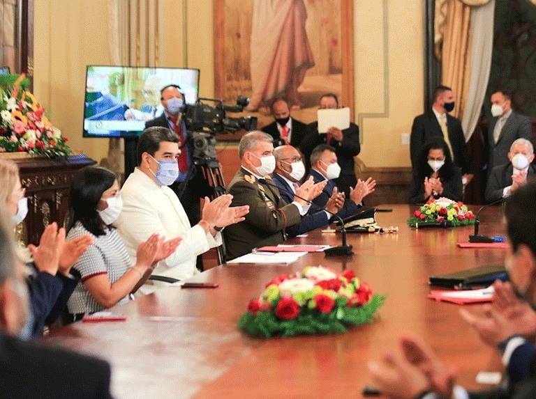 MADURO-RECIBE-CARTA-INSTALACION-AN