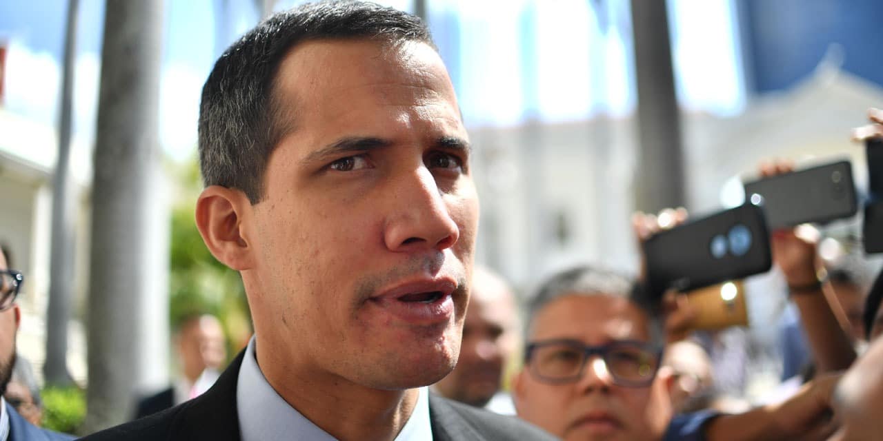 Former deputy Guaido accuded of corruption and demanded with answers by his own Julio Borges