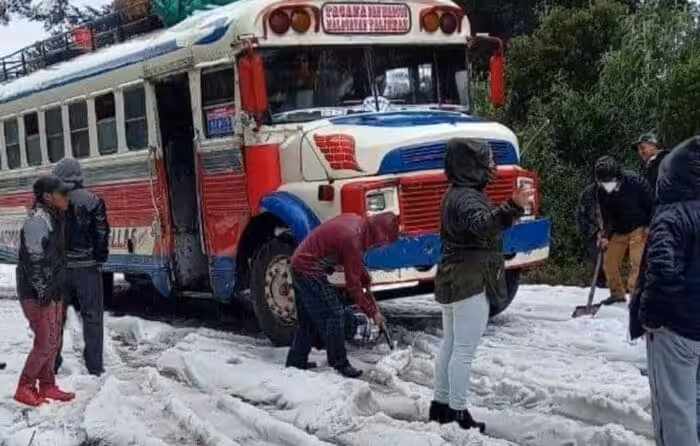 granizo-sorprende-a-pobladodes-de-Tacana-700x446