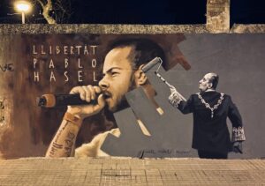 Street artists as well as ordinary people expresed in different ways their anger for what they call the abjuction of Pablo Hasel in a clear case of freedom of speech vulneration. Photo courtesy of @joanjubany.