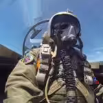 Featured image: Venezuelan pilot in SUKHOI-30 MK2 (Photo: Boris Castellano).