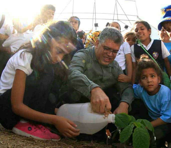 photo4951976831796488557