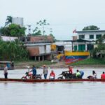 Featured image: Displaced Venezuelans are returning back home after the arm clashes between Venezuelan Army and Colombian narco-paramilitary groups. File photo.