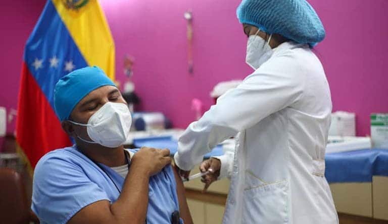 Featured image: Venezuelan healthcare and law enforcement personnel along with teachers have been vaccinated for the last several weeks. File photo.