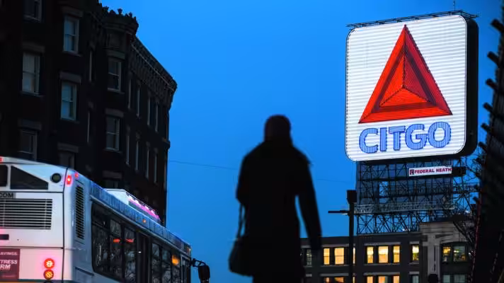 Featured image: Former deputy Guaidó illegally handed over Venezuelan owned CITGO to the US government (Photo: Boston Globe).