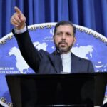 Featured image: Iranian Foreign Ministry spokesman Said Jatibzade speaks during a press conference in Tehran, the capital. Photo courtesy of HispanTV.