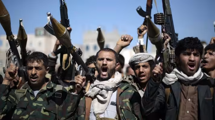 Featured image: The Houthis lead the Yemeni resistance against the Saudi / Western aggressor (Photo: Hani Mohammed / AP Photo).