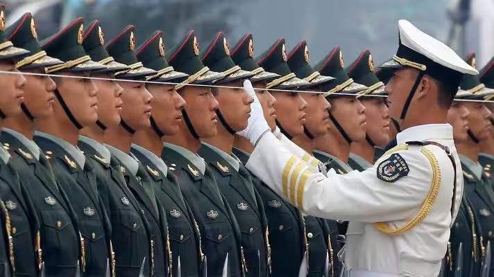Featured image: Members of the naval navy of the Chinese People's Liberation Army (Photo: Kim Kyung-Hoon / Reuters).