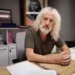 thumb_910x0_Wallace Mick