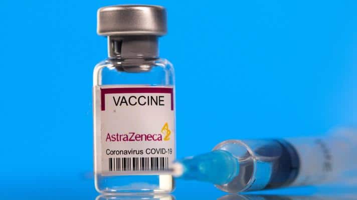 The AstraZeneca / Oxford vaccine has been questioned for adverse side effects (Photo: Matthias Schrader / AP).