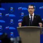 Featured image: Venezuelan Chancellor, Jorge Arreaza in a press conference this Wednesday, April 6, explaining why Caracas is looking for UN assistance with Colombian planted antipersonnel mines but also opening channels of dialogue with the Colombian government that have rejected all attempts of coordination launched by Venezuelan authorities. Photo courtesy of Prensa Presidencial.
