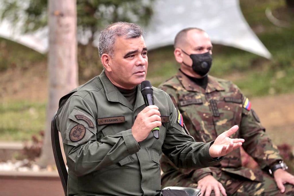 Venezuelan minister for defense Vladimir Padrino and Comander of the CEOFANB Remigio Ceballos. File photo courtesy of RedRadioVE.