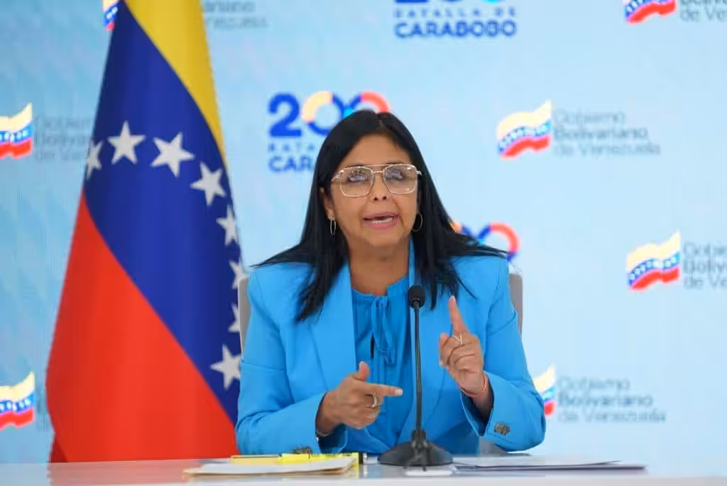 Featured image: Maduro's administration present trough its Vice President Delcy Rodriguez in the Ibero-American Summit this Wednesday, April 21, disregarding all the complaints of right wing governments. Photo courtesy of Prensa Presidencial.