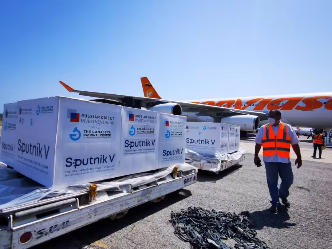 Featured image: Fifth batch of Russian vaccine Sputnik V arrives in Venezuela this Saturday, April 24. Photo courtesy of the office of Venezuelan Vice President.