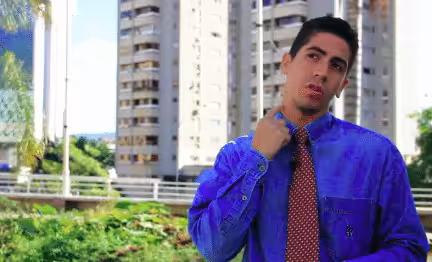 Featured image: Extreme right NTN24 journalist Luis Gonzalo Perez that have been involve in several fake news operations in violent incidents. File photo.