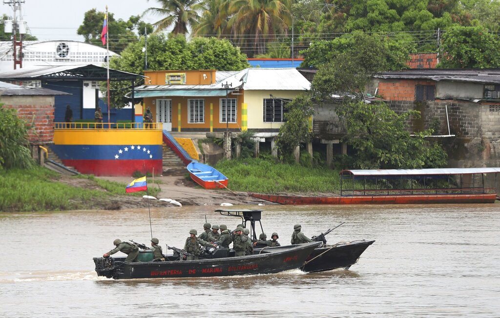 Featured image: Venezuelan military expelling Colombian narco paramilitary gangs and defending the population in Apure state. (AP Photo/Fernando Vergara)