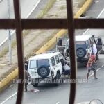 Featured image: El Coqui gang again causing terror in Caracas last Thursday, April 23. Photo courtesy of @rcamachovzladelmirodebarrio .