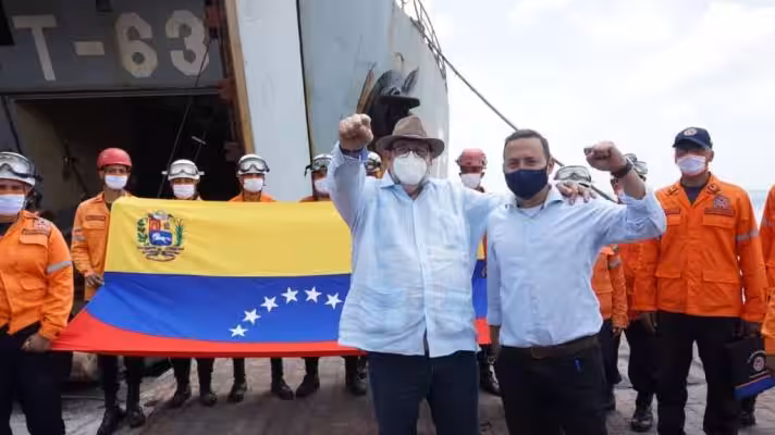 Featured image: Ralph Gonsalves, Prime Minister of Saint Vincent and the Grenadines, receives a Venezuelan delegation with humanitarian aid. (Photo: Twitter / @CancilleriaVE) .