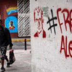 Featured image: Dozens of street paintings like the one in the photo have covered Caracas in recent months with the caption #FreeAlexSaab. File photo.