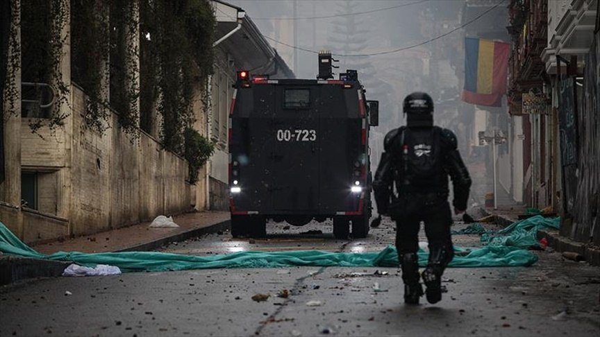 Featured image: Heavy police repression in Colombia against peaceful demonstrators. Photo courtesy of RedRadioVE.