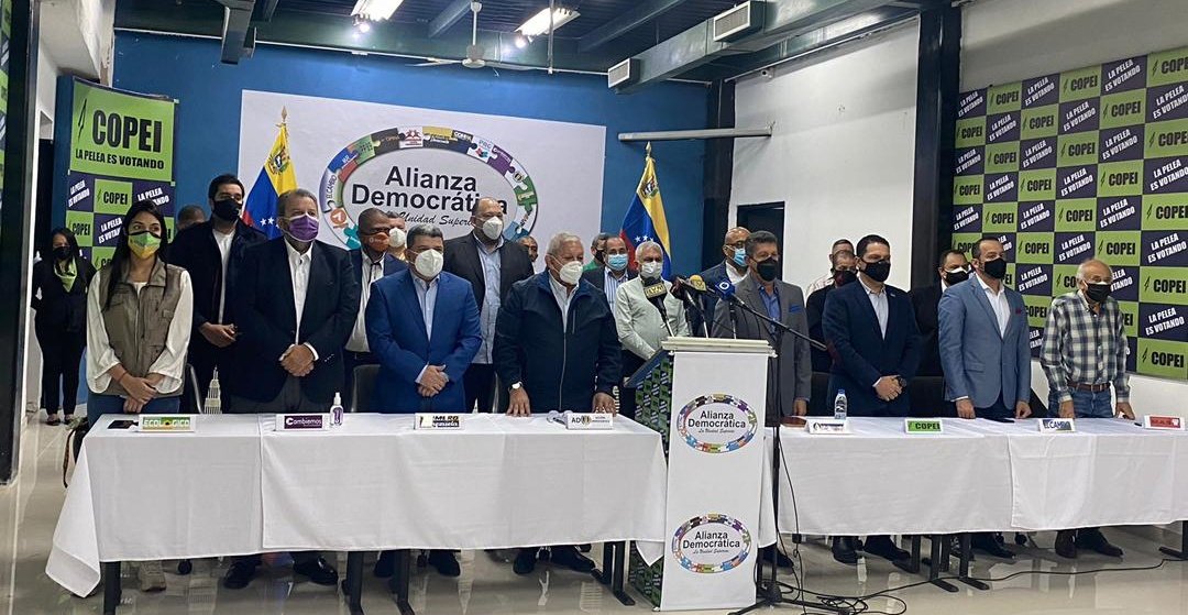 Featured image: opposition parties that took the election road in last parliamentary elections in Venezuela are uniting to make a block proposal to PSUV amid upcoming regional elections. Photo courtesy of @HenriFalconLara