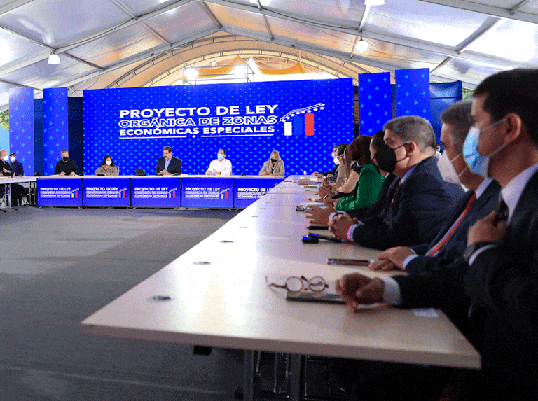 Featured image:  President Maduro during a working meeting on the Economic Special Zones. Wednesday, May 26. Photo courtesy of Ultimas Noticias.