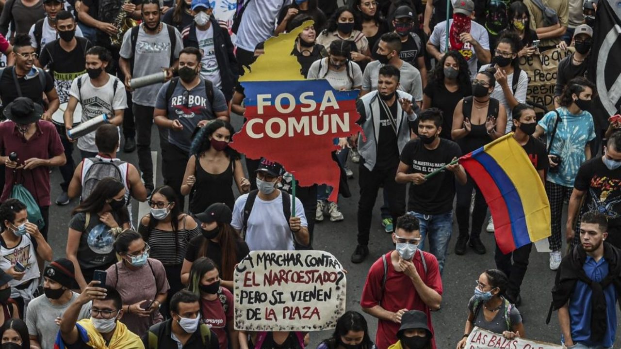 Featured image: Hundreds of millions of unarmed Colombians has been protesting peacefully for the last week and have only receive police repression and human rights violations from Ivan Duque's government. File photo.