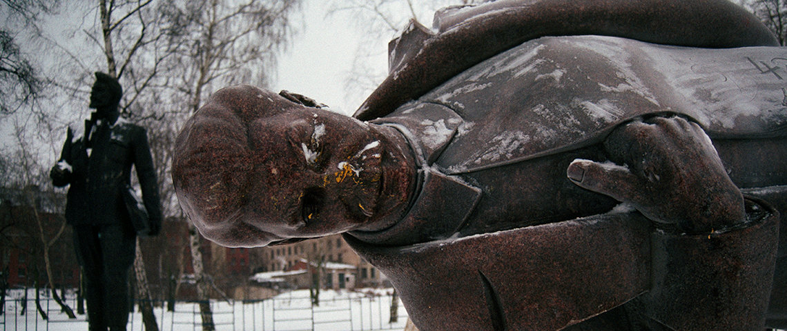 toppled-stalin