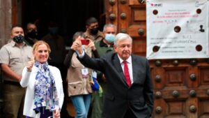 President Andrés Manuel López Obrador comes out of voting in Mexico's midterm elections. (Photo: EFE)