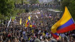 Featured image: Multitudinous demonstration in Colombia. File photo.