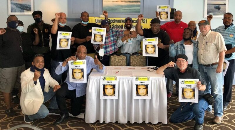 USW Local 8751 member showing support for the delegation and for Alex Saab. Photo courtesy of USW Local 8751.