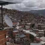 Kid contemplating Caracas from a poor barrio. Carlos Becerra / Gettyimages.ru / Actualidad RT.