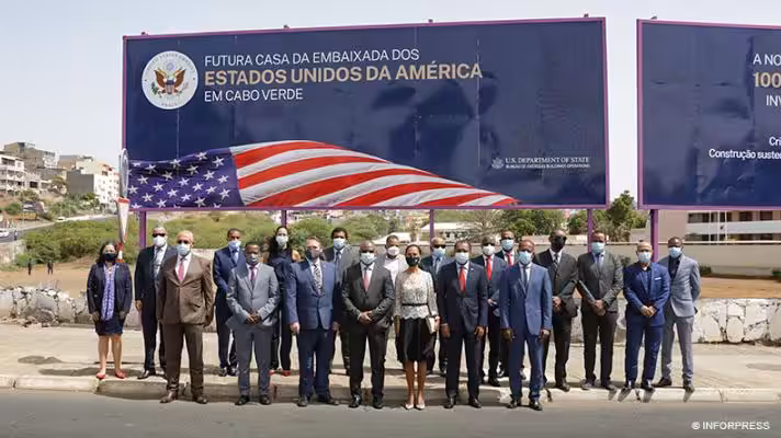 Attendees of the groundbreaking ceremony of the future headquarters of the United States Embassy in Cape Verde. (Photo: Inforpress)