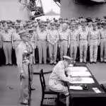 Douglas_MacArthur_signs_formal_surrender