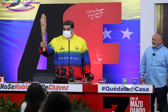 Venezuelan President Nicolas Maduro and Diosdado Cabello during a broadcast of the TV show Con el Mazo Dando. Photo courtesy of RedRadioVE.