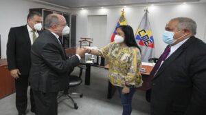 Laydi Gomez, governor of Tachira state and CNE President Pedro Calzadilla. Photo courtesy of CNE.