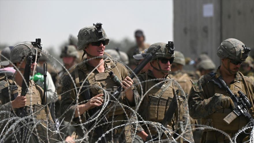 Featured image: US soldiers at the Kabul airport, August 20, 2021. (Photo: AFP).