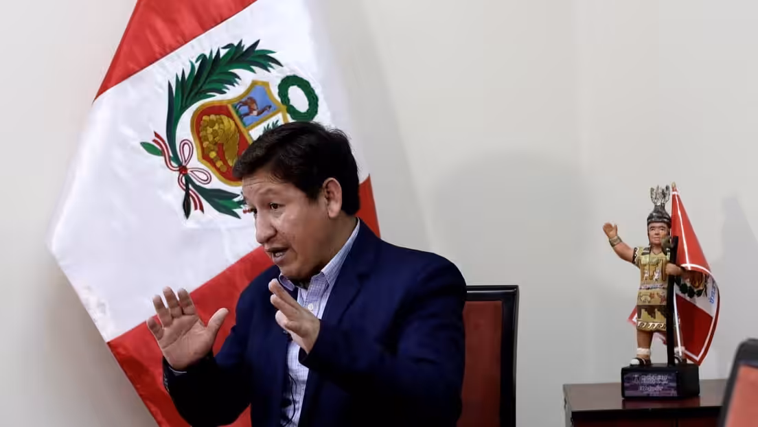 1628741605_Peruvian-prosecutor-decides-to-investigate-the-prime-minister-and-two