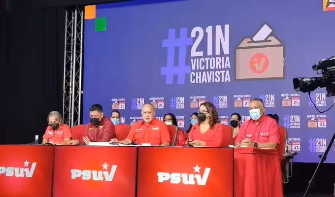 PSUV directorate in a press conference. Photo courtesy of Twitter / @PartidoPSUV .
