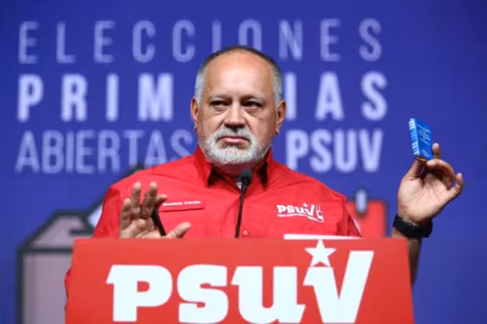 E74Z0nAXoAY7XrG-696x464