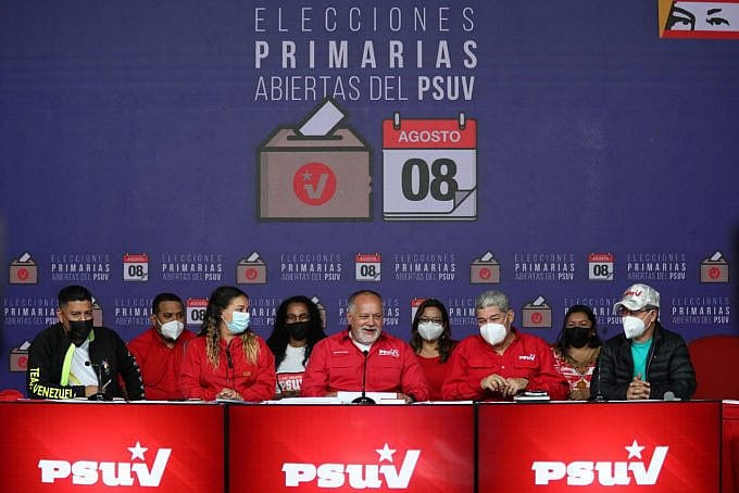 Diosdado Cabello and part of PSUV directorate during the second press conference informing the results of the party primaries. Photo courtesy of PSUV.