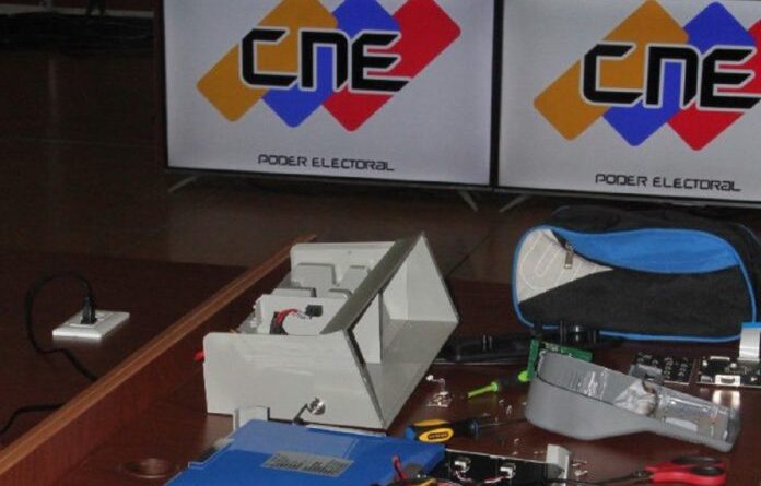 Venezuela launches software audit for voting machines. Photo courtesy of RedRadioVE.