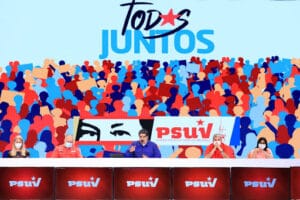 PSUV Wraps Up Internal Campaign to Elect Precandidates for 21N Mega-Elections. PSUV leadership, including President Maduro with the banner designed for the primaries. File photo by Prensa Presidencial.
