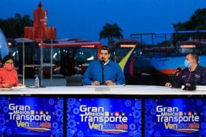 Vice President Delcy Rodriguez, President Nicolad Maduro and Minister of Infrastructure Hipolito Abreu during a TV broadcast. Photo courtesy of Prensa Presidencial.