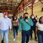 Venezuelan Minister of Production visiting a factory in Anzoategui state. Photo courtesy of Últimas Noticias.
