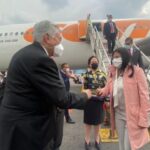 Venezuelan Vice President Delcy Rodriguez being greeted by Mexican protocol upon her arrival to the CELAC Summit. Photo courtesy of Twitter / @SRE_mx.