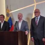 FAVJWOAWUAYCeMC-696x522