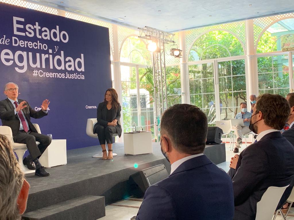 Right-wing politician and fugitive of Venezuelan justice, Antonio Ledezma in a political event organized by the Popular Party in Spain. Photo courtesy of Twitter.