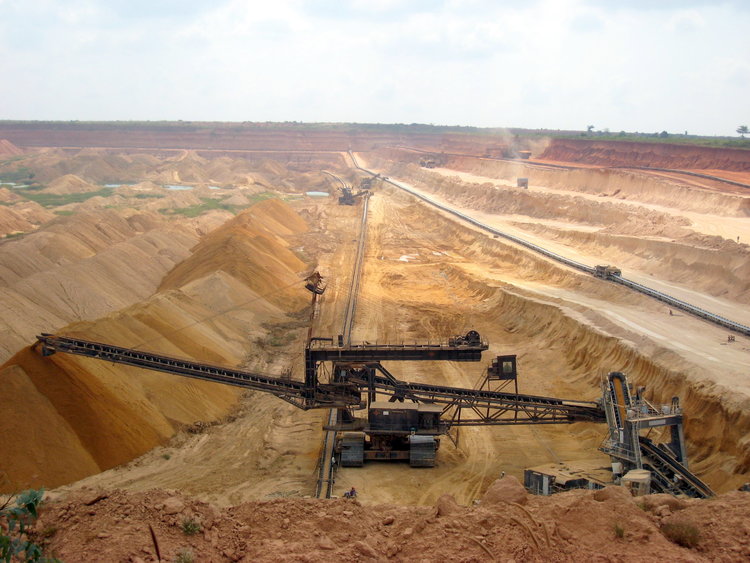 Phosphate Mining at SNPT (Societe Nouvelle des Phosphates de Togo). Photo by Alexandra Pugachevsk, Wikimedia Commons.