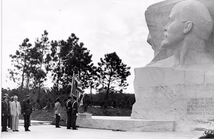 lenin-monument-in-havana